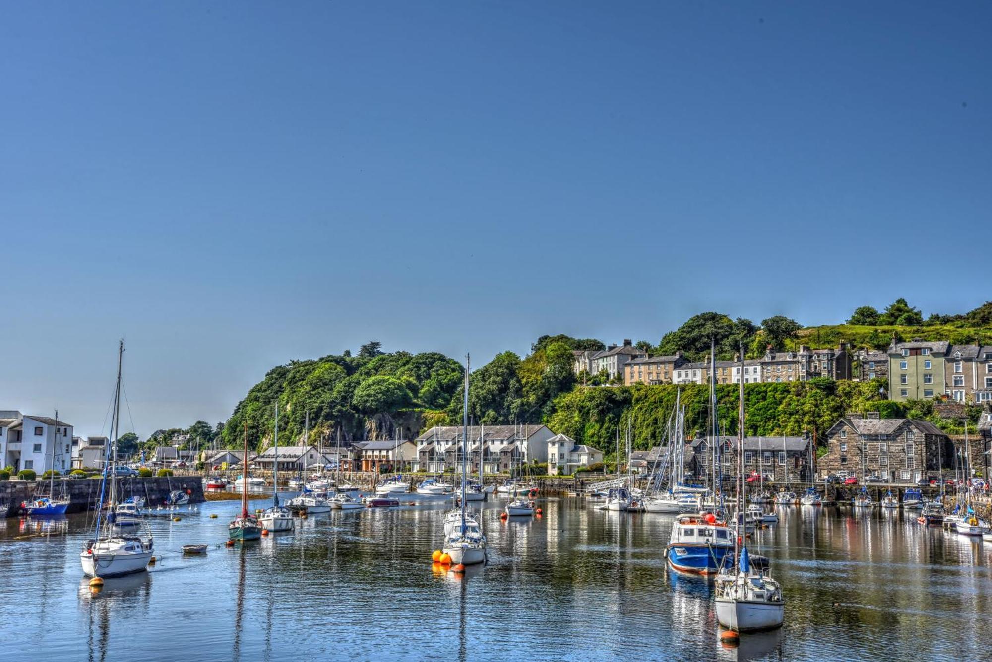 Porthmadog, Sleeps 11, 5 Bedrooms, 5 Bathrooms, Mountain Views Exterior foto
